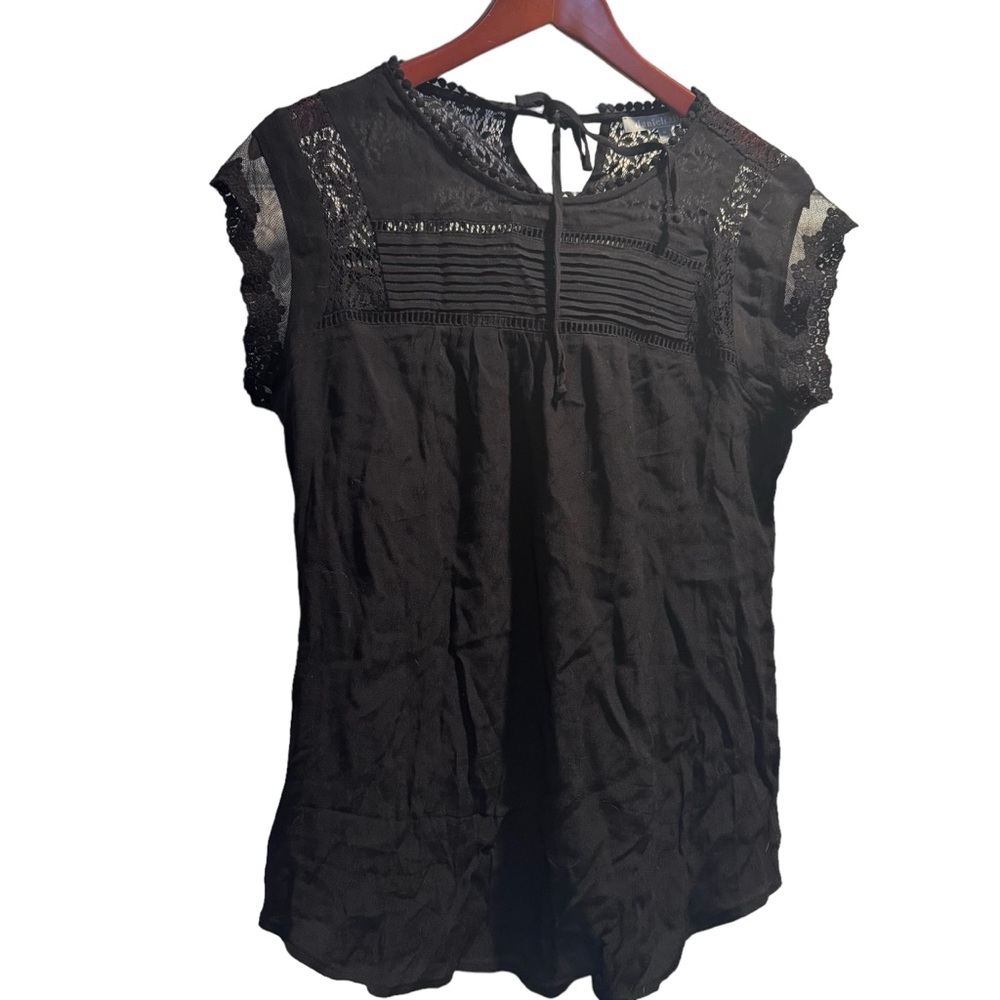 Casual summer sleeveless blouse